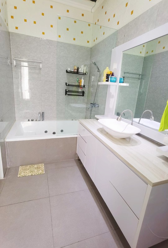 Jual cepat rumah di maxwell utama gading serpong tangerang selatan strategis tengah kota siap huni