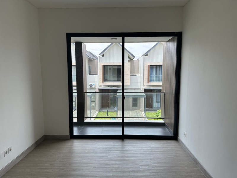 Dijual Cepat Rumah Mewah Podomoro Park