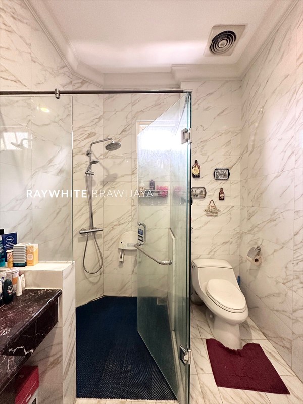 Rumah Mewah Lokasi Strategis Area  Pisangan Raya Cirendeu