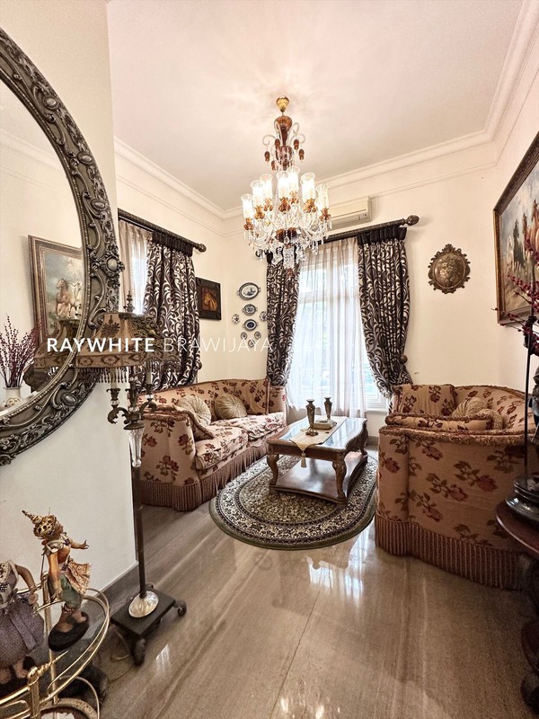 Rumah Mewah Lokasi Strategis Area  Pisangan Raya Cirendeu