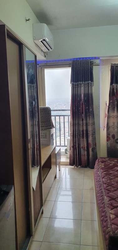 tinggaal bawa koper furnished hanya 200jt saja nego tipis apartemen type studio green lake ciputat tower E jalan dewi sartika tangerang selatan banten