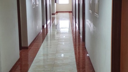 tinggaal bawa koper furnished hanya 200jt saja nego tipis apartemen type studio green lake ciputat tower E jalan dewi sartika tangerang selatan banten