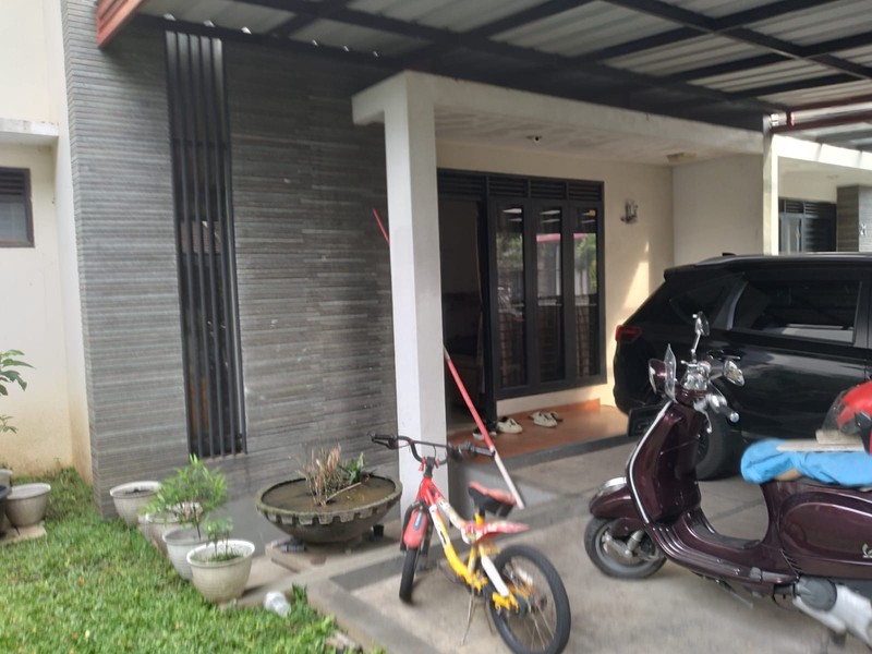 Rumah 2 Lantai dengan Halaman Belakang yang Luas di Grand Sharon