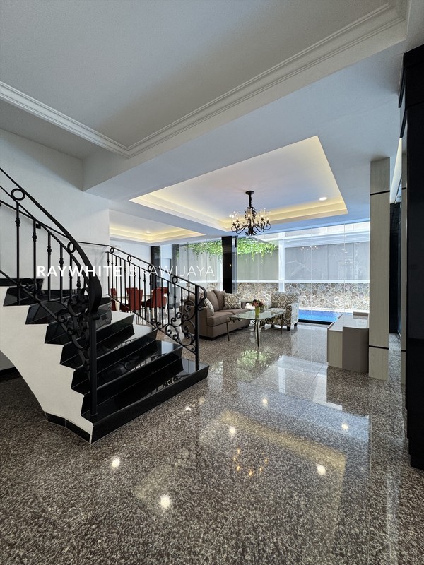 Rumah Mewah Siap Huni Area Pondok Indah Kencana Indah