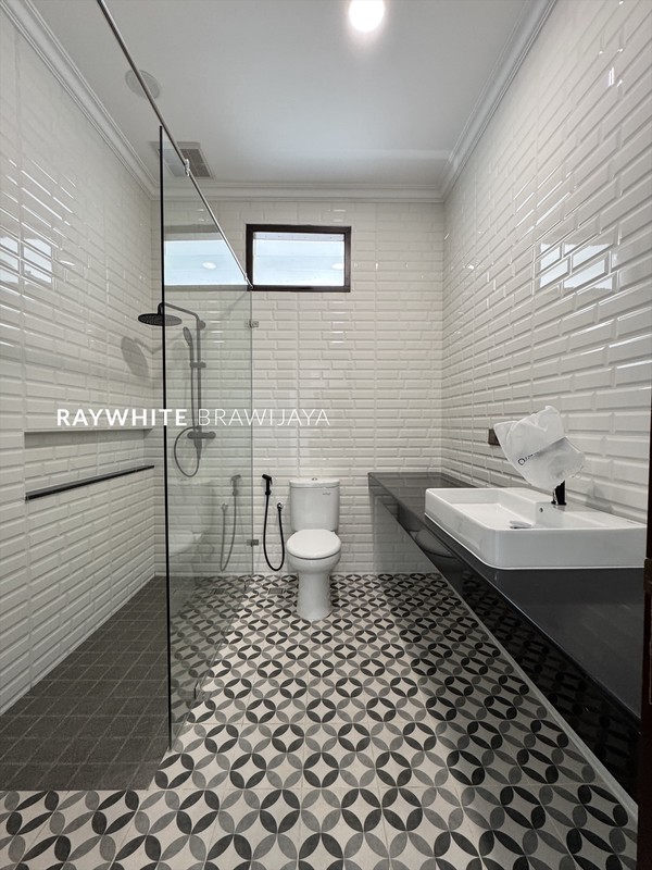 Rumah Mewah Siap Huni Area Pondok Indah Kencana Indah