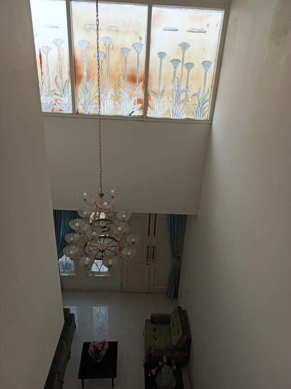 Jual cepat rumah strategis tengah kota di jalan mirah V meruya jakarta barat dki jakarta