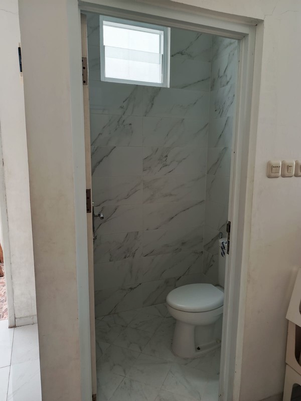 Jual cepat rumah strategis tengah kota di jalan mirah V meruya jakarta barat dki jakarta