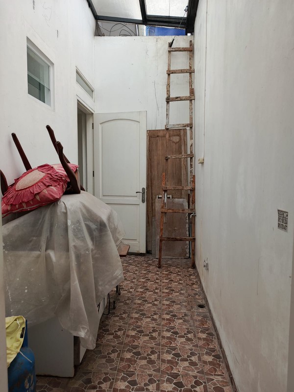 Jual cepat rumah strategis tengah kota di jalan mirah V meruya jakarta barat dki jakarta