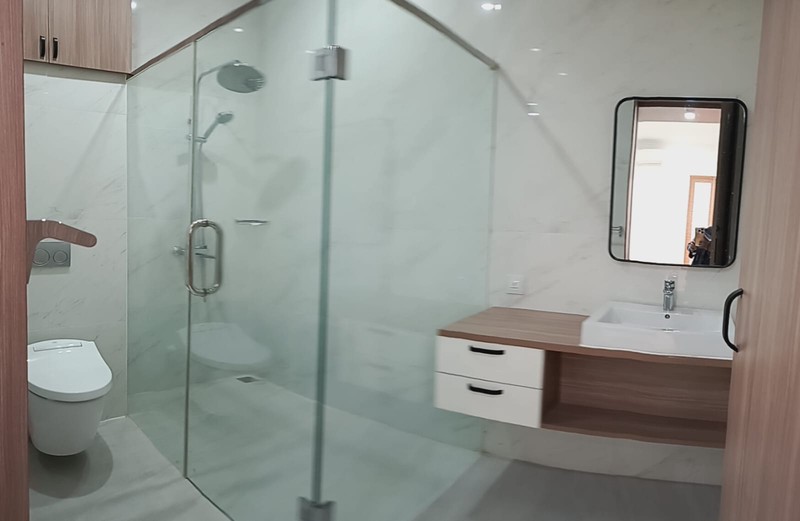 Jual cepat rumah strategis tengah kota di jalan mirah V meruya jakarta barat dki jakarta