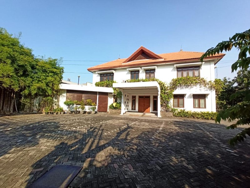 Disewakan Tempat Usaha Raya Jemursari Surabaya - Lokasi Premium untuk Berbagai Usaha