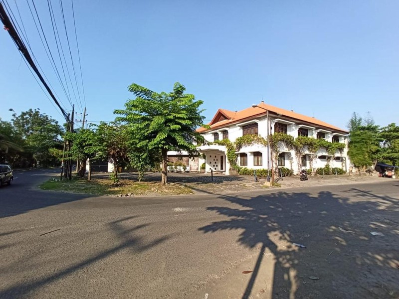 Disewakan Tempat Usaha Raya Jemursari Surabaya - Lokasi Premium untuk Berbagai Usaha