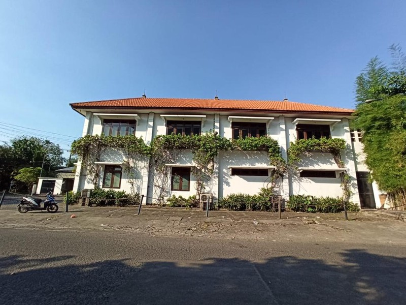 Disewakan Tempat Usaha Raya Jemursari Surabaya - Lokasi Premium untuk Berbagai Usaha