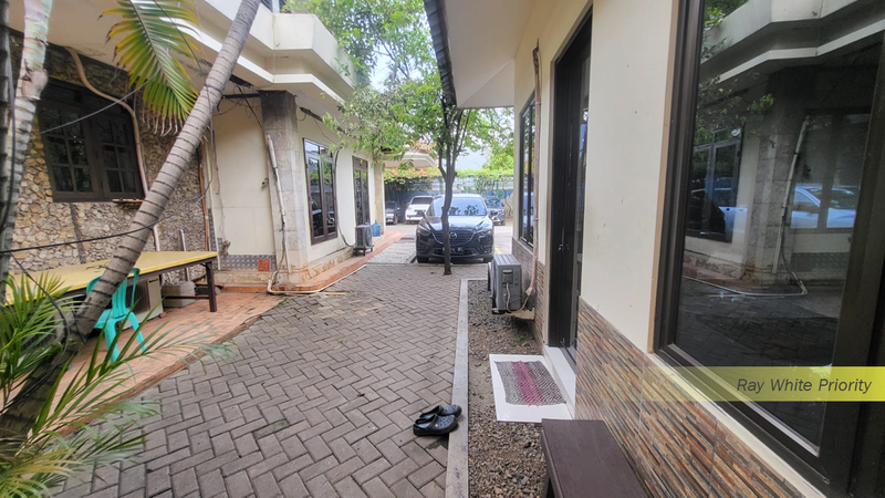 For Sale - Kantor dan Gudang Pinggir Tol Kebon Jeruk Jakarta Barat