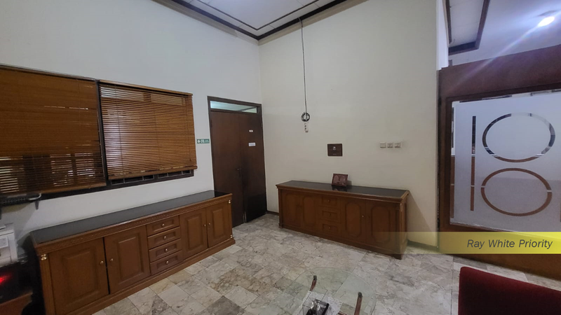 For Sale - Kantor dan Gudang Pinggir Tol Kebon Jeruk Jakarta Barat