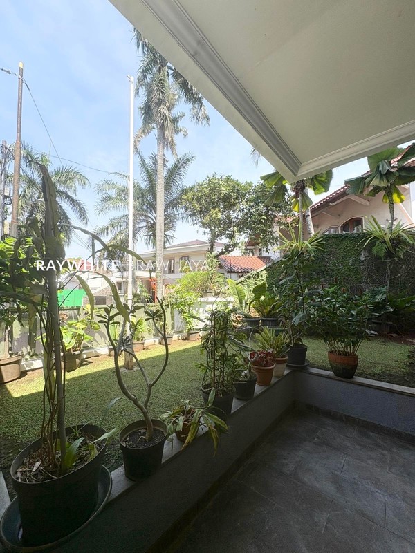 Rumah dalam Komplek Tenang Area Metro Alam Pondok Indah