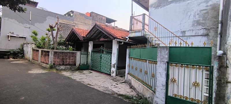 Rumah + Rumah Kost Pasar Minggu