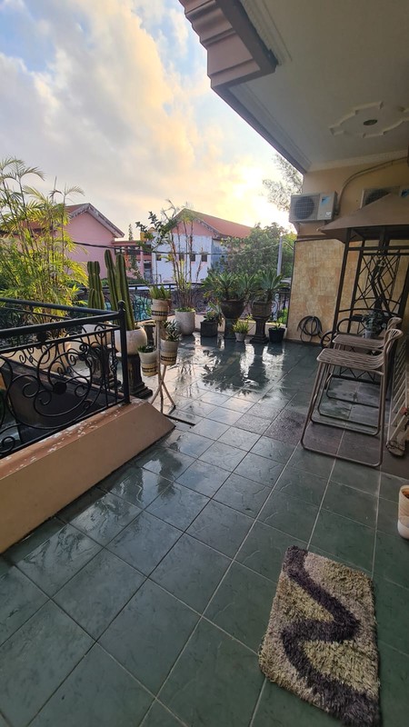 JUAL RUMAH HOOK DUKUH KUPANG SURABAYA