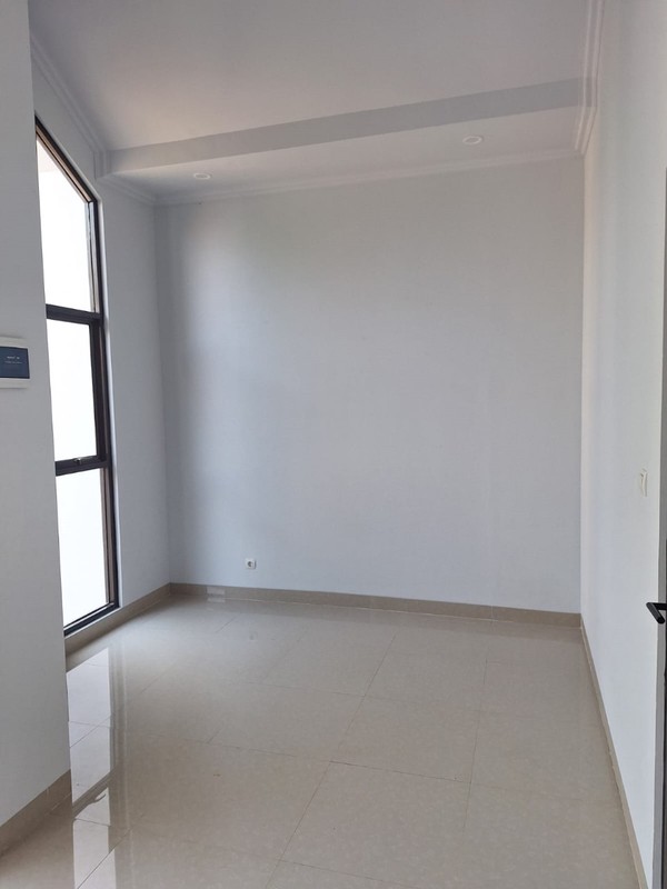 Rumah Baru 2 Lantai. Minimalis Model Scandinavian. Bebas Banjir di E Lagoon, Serua Indah, Ciputat