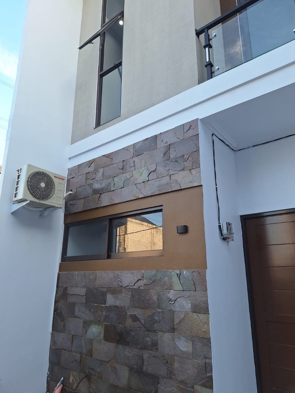 Rumah Baru 2 Lantai. Minimalis Model Scandinavian. Bebas Banjir di E Lagoon, Serua Indah, Ciputat