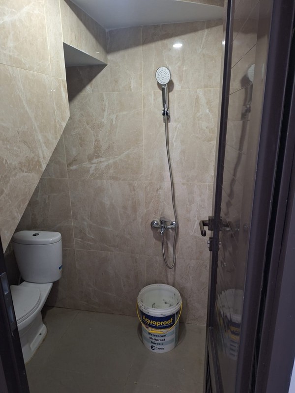 Rumah Baru 2 Lantai. Minimalis Model Scandinavian. Bebas Banjir di E Lagoon, Serua Indah, Ciputat