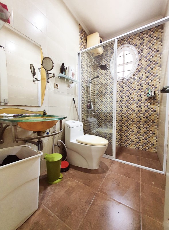 dijual cepat rumah strategis siap huni di taman chrysant 2 kencana loka bsd city, shm pembayaran bisa kpr