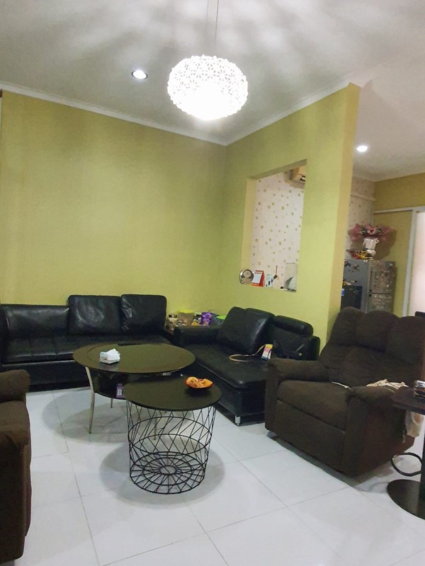 dijual cepat rumah strategis siap huni di taman chrysant 2 kencana loka bsd city, shm pembayaran bisa kpr