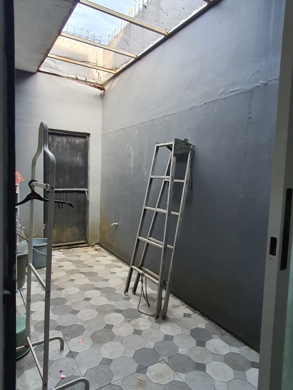 dijual cepat rumah strategis siap huni di taman chrysant 2 kencana loka bsd city, shm pembayaran bisa kpr