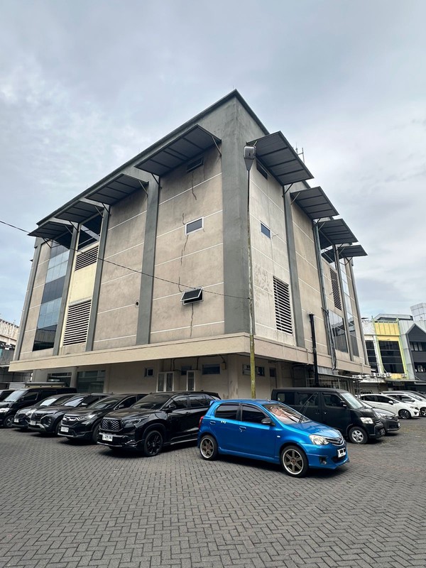 Disewakan / Dijual Gedung 4 lantai PLUS ada unit LIFT Surabaya Barat  Ruko Satellite Town Square 