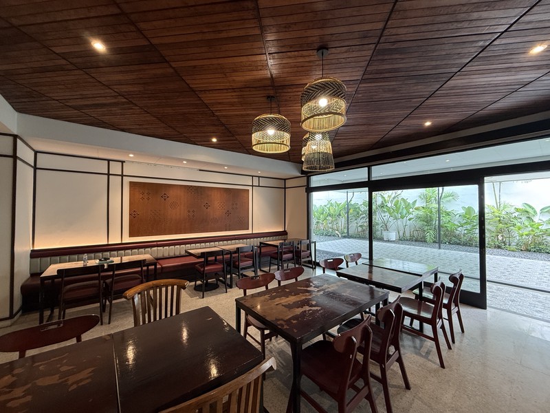 BANGUNAN EX RESTO DI JAKARTA PUSAT TEPAT DI SEBELAH GRAND INDONESIA