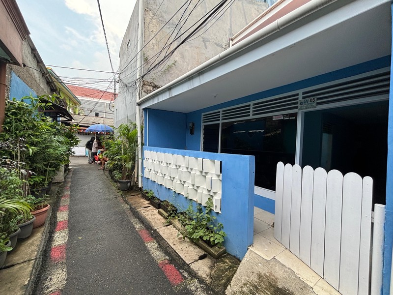 Rumah sudah Renovasi 2 Lantai di Belakang Mall Kota Kasablanka