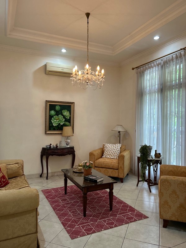 Rumah Bagus  Di Jl Telaga Warna Cinere Tangerang Selatan,