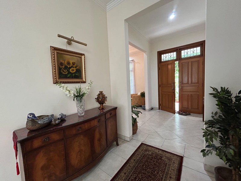 Rumah Bagus  Di Jl Telaga Warna Cinere Tangerang Selatan,