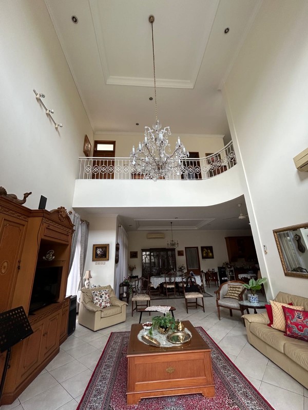 Rumah Bagus  Di Jl Telaga Warna Cinere Tangerang Selatan,