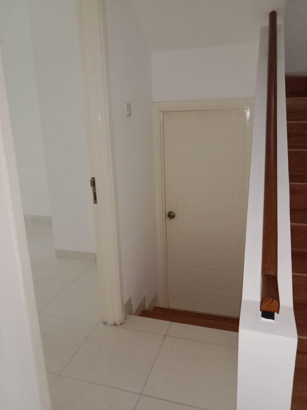 Rumah Bagus,lingkungan bersih,akses jalan utama di Bintaro Jaya 