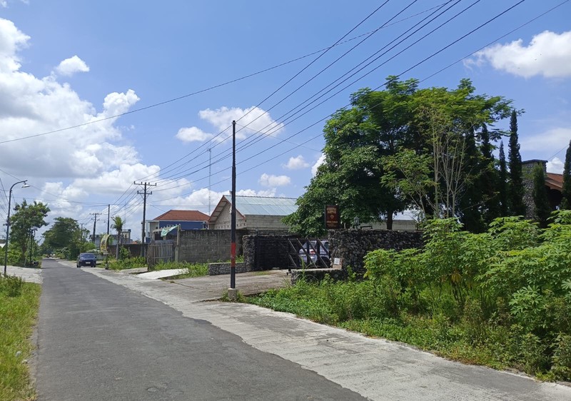 DIJUAL/DISEWAKAN Rumah Usaha Dekat Bakmi Pele, Jl.Godean km.8, Sleman 