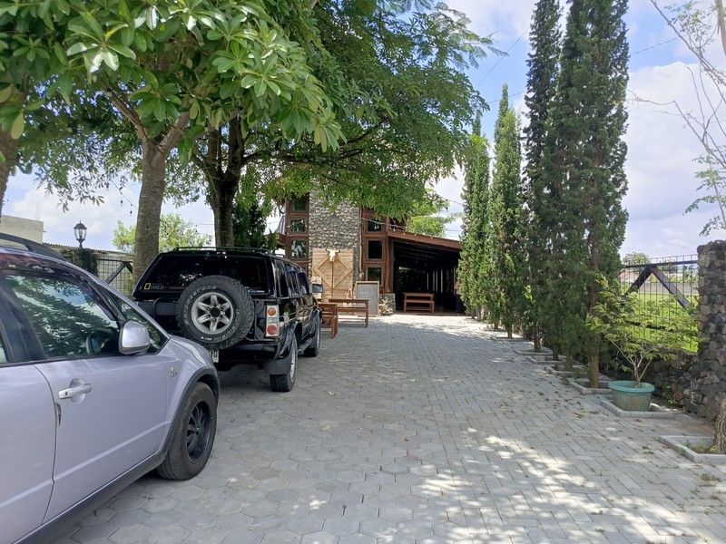 DIJUAL/DISEWAKAN Rumah Usaha Dekat Bakmi Pele, Jl.Godean km.8, Sleman 