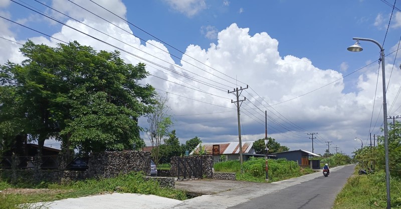 DIJUAL/DISEWAKAN Rumah Usaha Dekat Bakmi Pele, Jl.Godean km.8, Sleman 