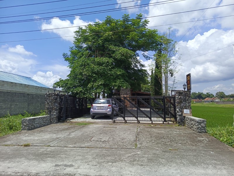 DIJUAL/DISEWAKAN Rumah Usaha Dekat Bakmi Pele, Jl.Godean km.8, Sleman 