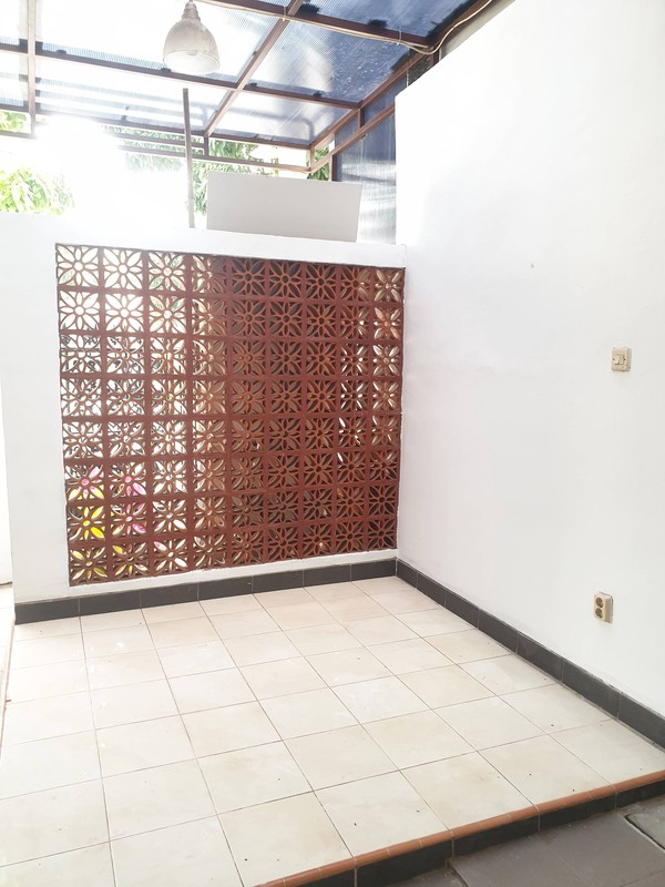 Rumah Minimalis 2 Lantai, Bagus, Bebas Banjir Siap Huni di Graha Bintaro