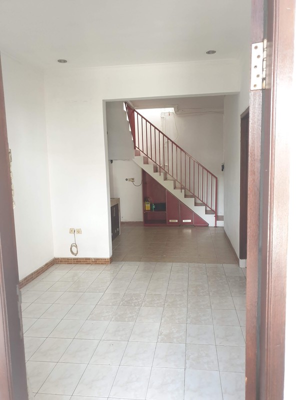 Rumah Minimalis 2 Lantai, Bagus, Bebas Banjir Siap Huni di Graha Bintaro