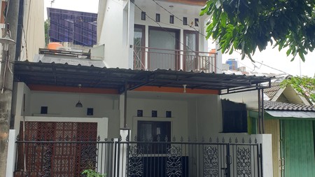 Rumah Minimalis 2 Lantai, Bagus, Bebas Banjir Siap Huni di Graha Bintaro