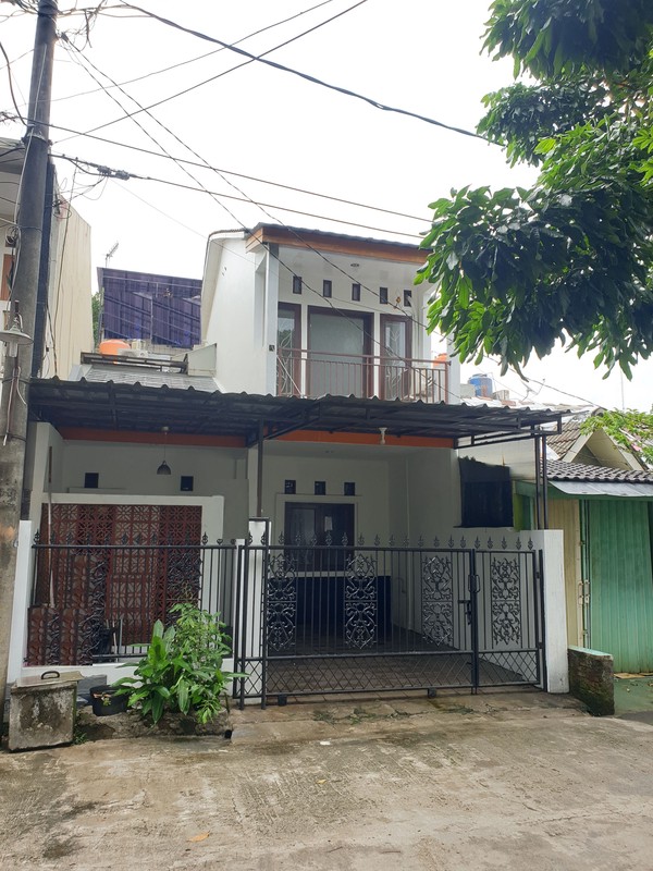 Rumah Minimalis 2 Lantai, Bagus, Bebas Banjir Siap Huni di Graha Bintaro