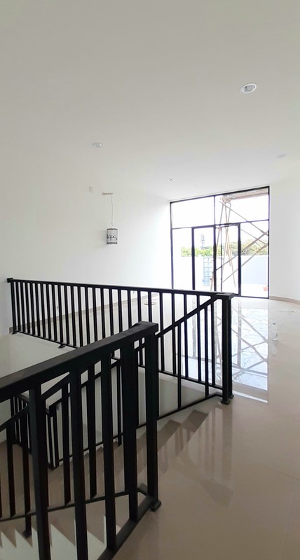 Ruko Siap Huni di Sektor IX Bintaro Jaya, Luas Tanah 100m, 2,5 Lantai Harga 200 Jt/Thn Nego