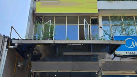 Dijual Ruko Rungkut Asri Tengah, Surabaya Kondisi ruko bagus; setiap lantai terdapat kamar mandi