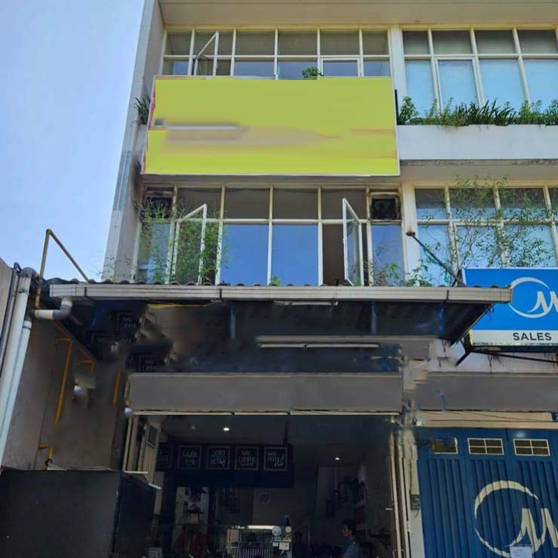 Dijual Ruko Rungkut Asri Tengah, Surabaya Kondisi ruko bagus; setiap lantai terdapat kamar mandi