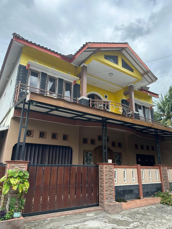 Tanah & Bangunan Rumah 2 Lantai Lokasi Strategis Dekat Pasar Pundong - Bantul 