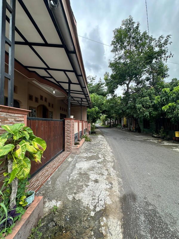 Tanah & Bangunan Rumah 2 Lantai Lokasi Strategis Dekat Pasar Pundong - Bantul 