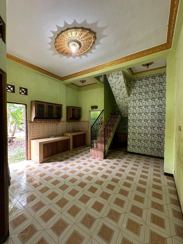 Tanah & Bangunan Rumah 2 Lantai Lokasi Strategis Dekat Pasar Pundong - Bantul 