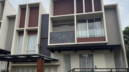 Hot Sale. Rumah mewah cluster Mozart, Gading Serpong