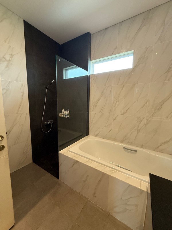 Hot Sale. Rumah mewah cluster Mozart, Gading Serpong